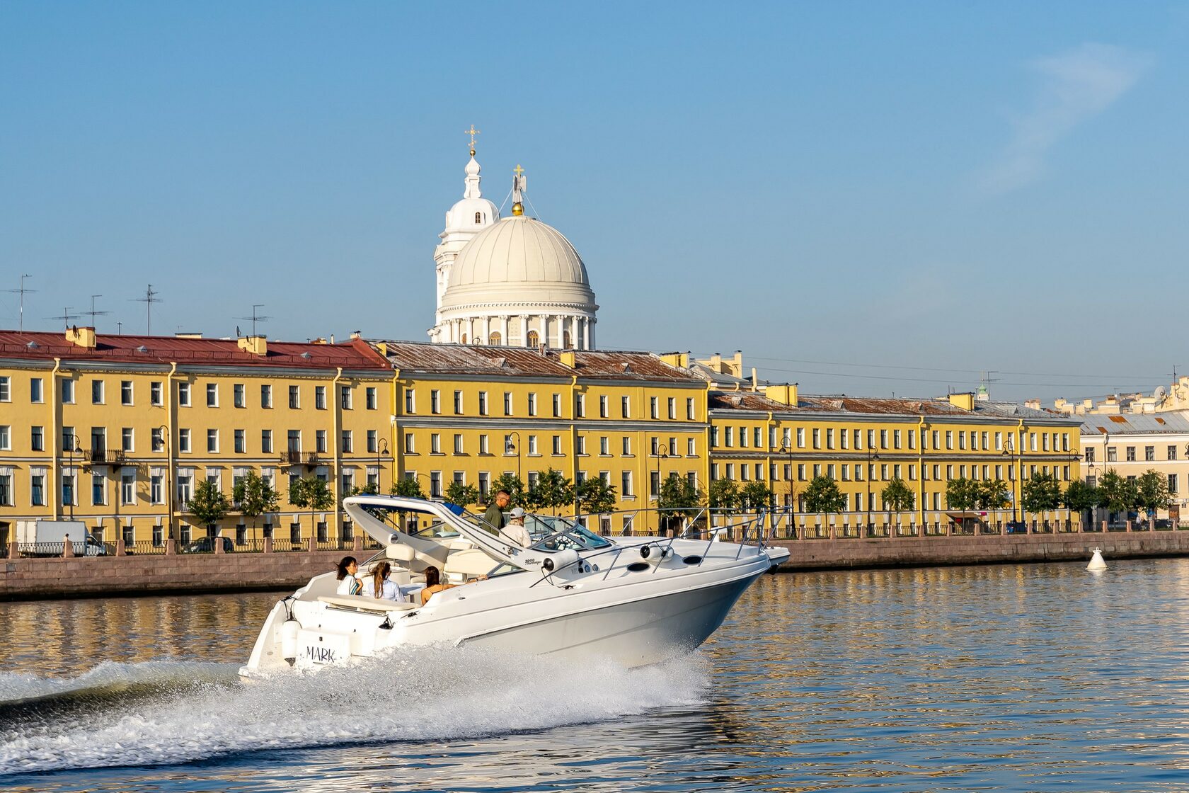 Картинки катера в спб