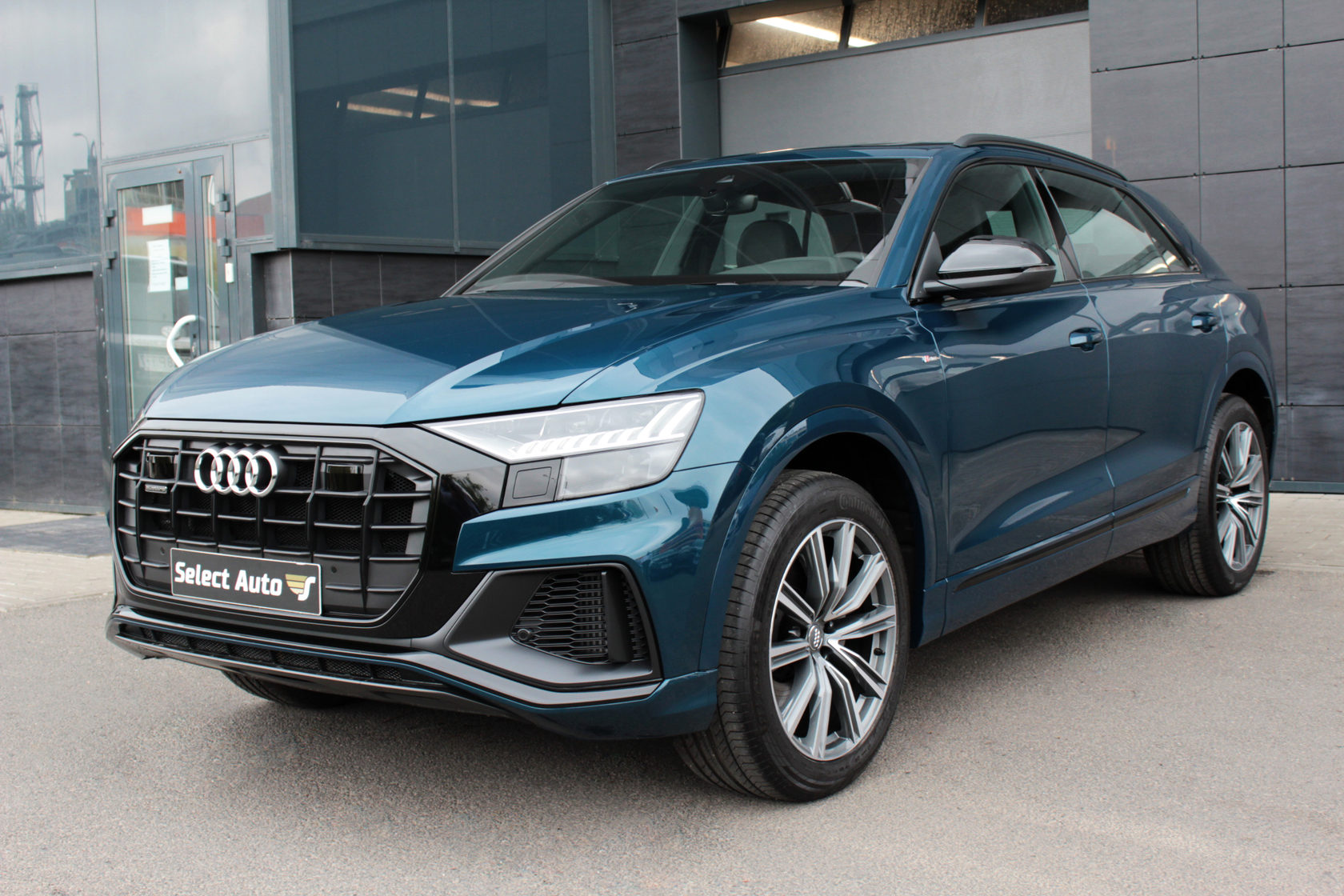 Новая 8. Audi q8 Аквамарин. Audi q8 синяя. Ауди ку 8 2016. Audi q8 Galaxy Blue.