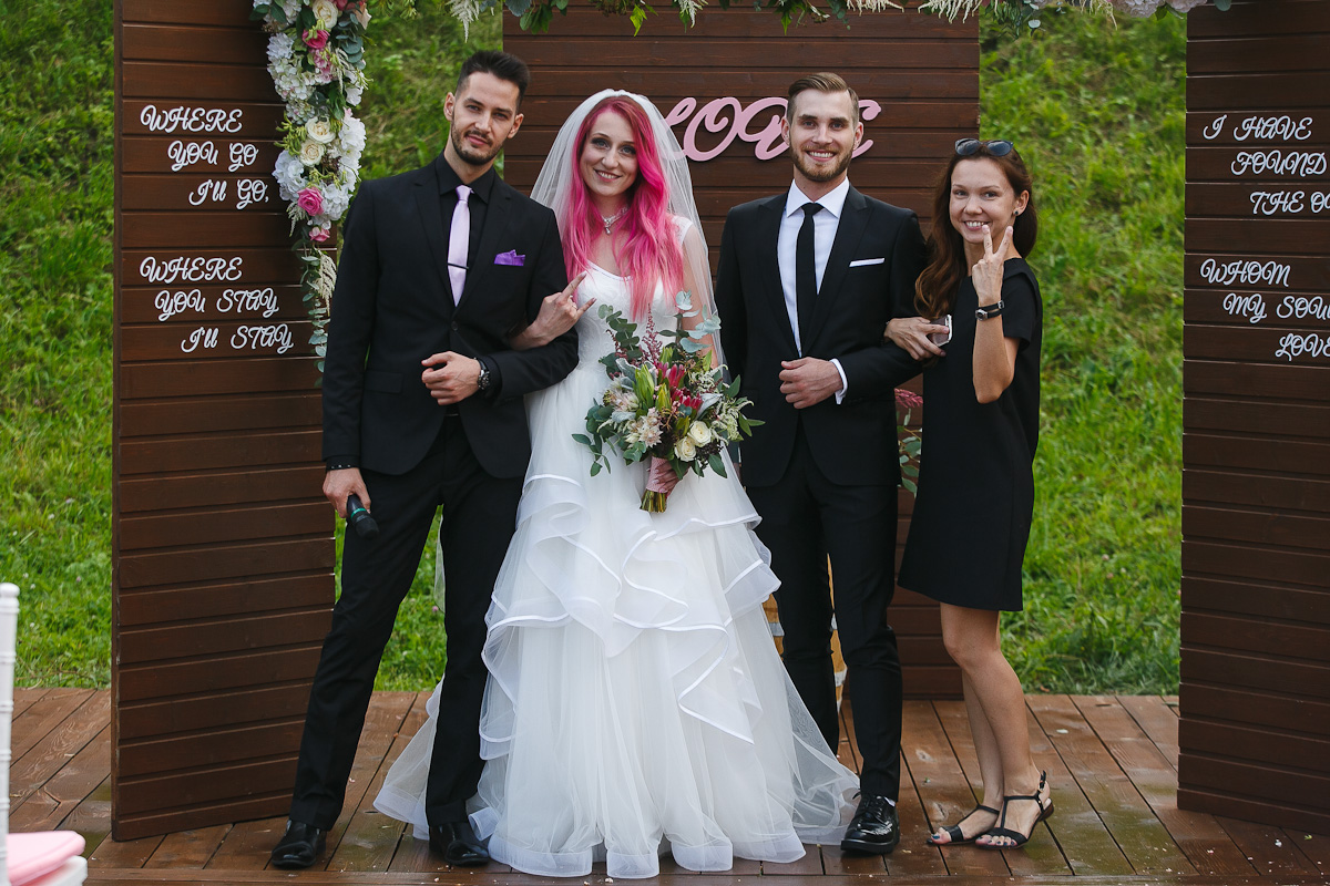 Как себя поставить и что сказать, чтобы сразу расположить к себе окружающих - Ру