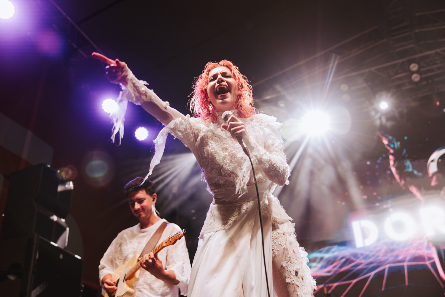  Вокал, клавиши и электронные биты. Этот формат подойдет для встречи гостей. Мероприятие начинается, люди заходят в зал, на фоне живьем играет рояль или старинный родес, поЁт очаровательная Мария. Здесь мы подготовили для вас lounge и house композиции.