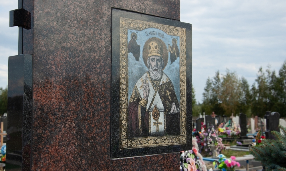 икона на памятник