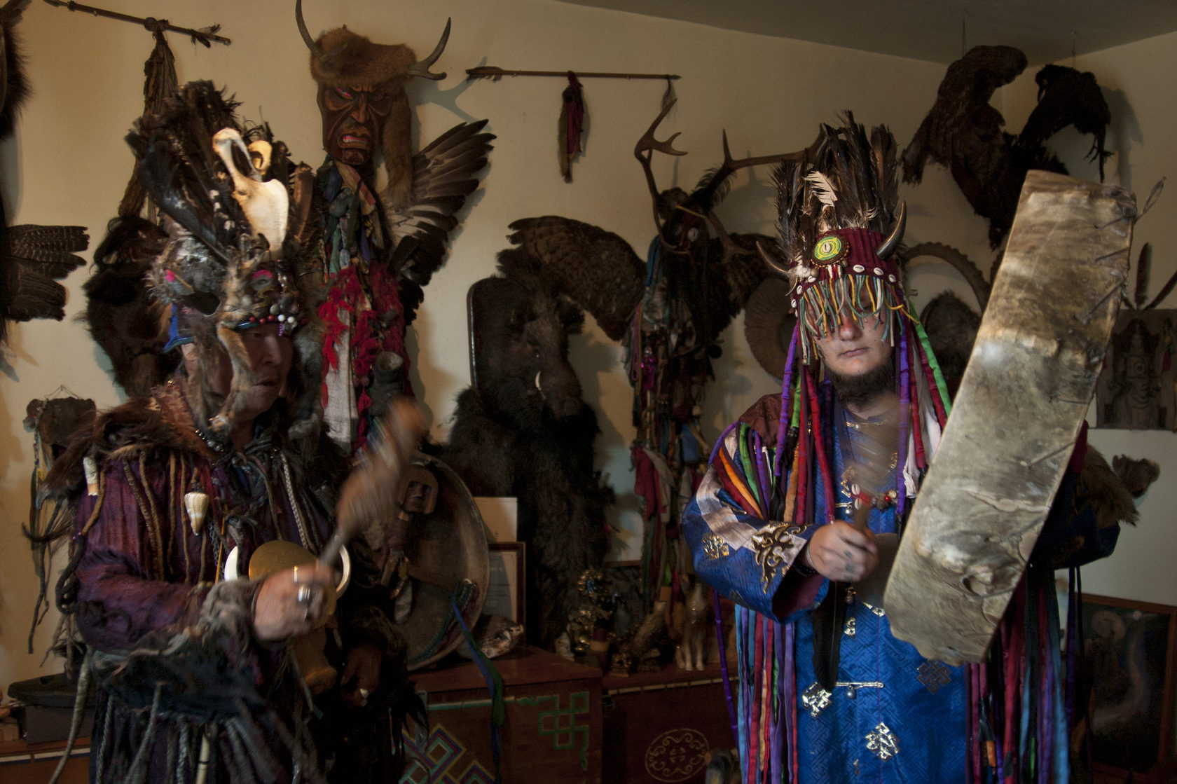 Концерт шамана в москве сегодня. Шаман Тыва. Шаманский обряд. Хакасский шаман. Шаманизм в Хакасии.