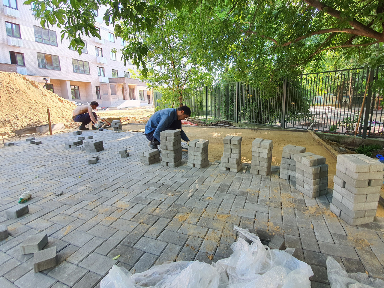 Укладка тротуарной плитки