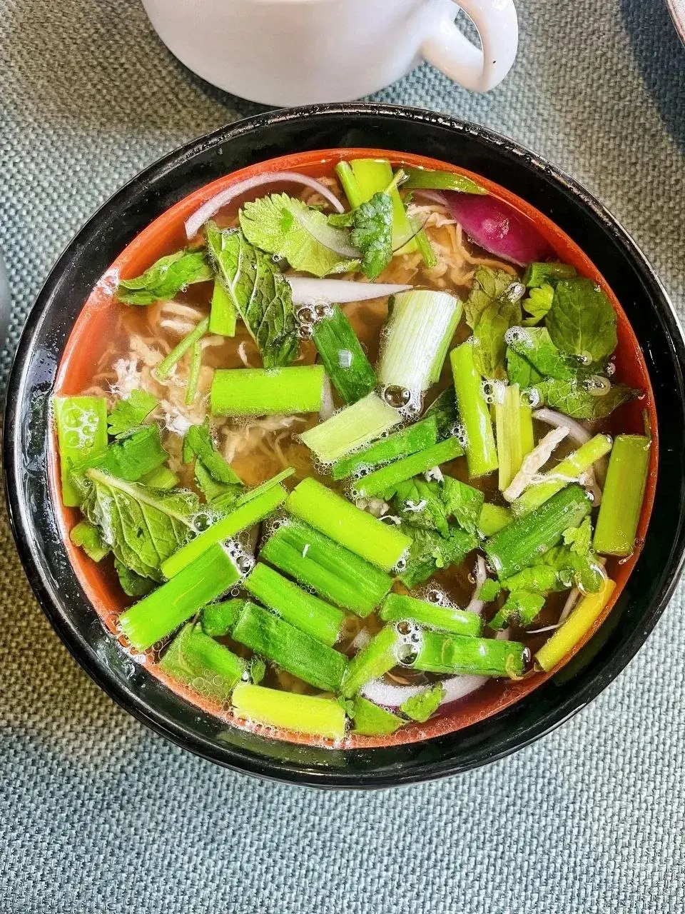 Салат с курицей и фунчозой