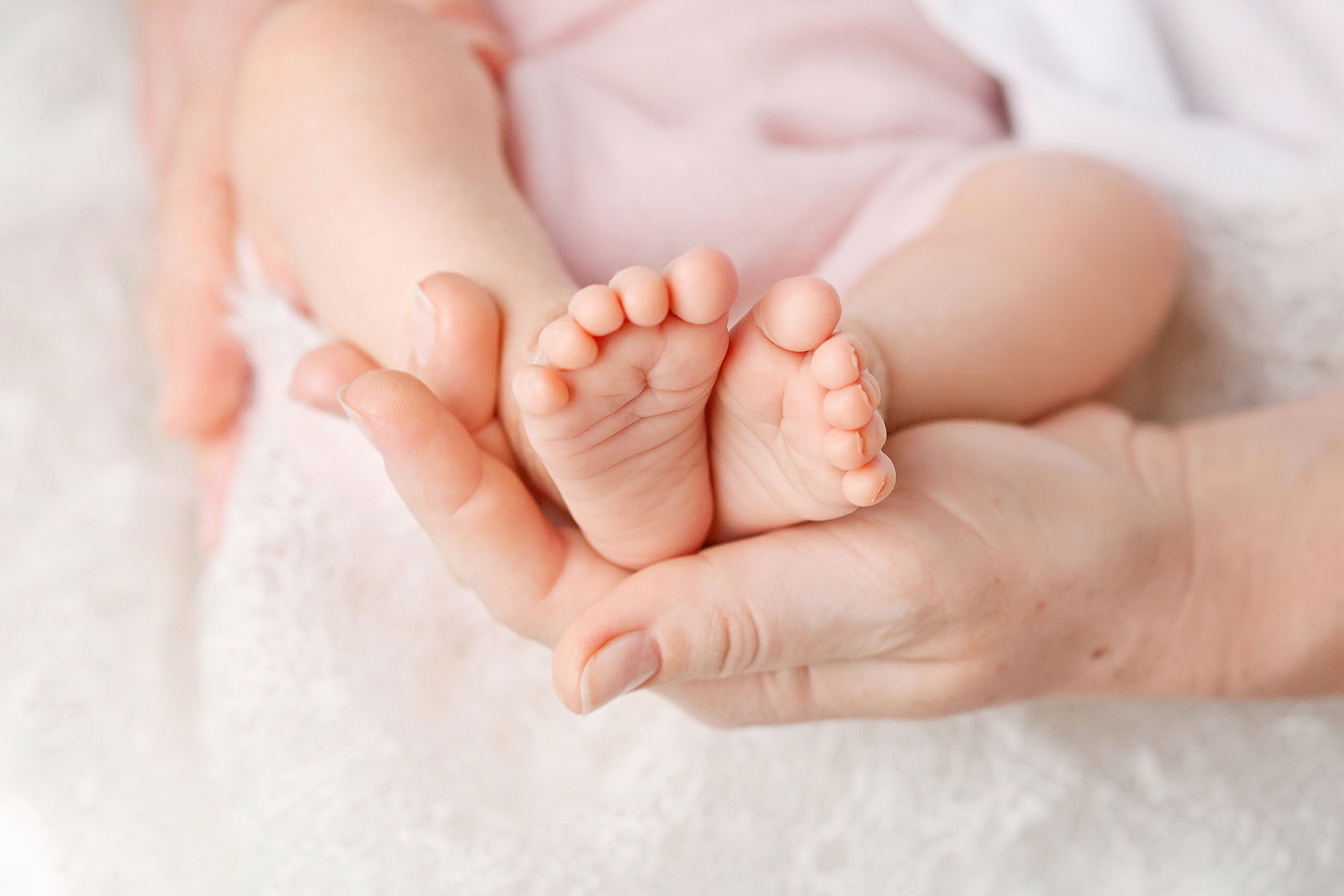 Ножки новорожденного ребенка фото в роддоме