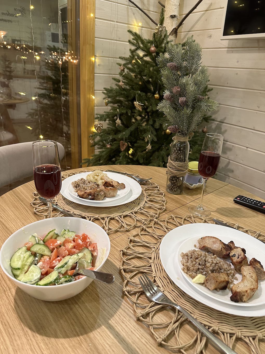 Романтический ужин при свечах в уютном треугольном домике - готовый сценарий для сюрприза второй половинке