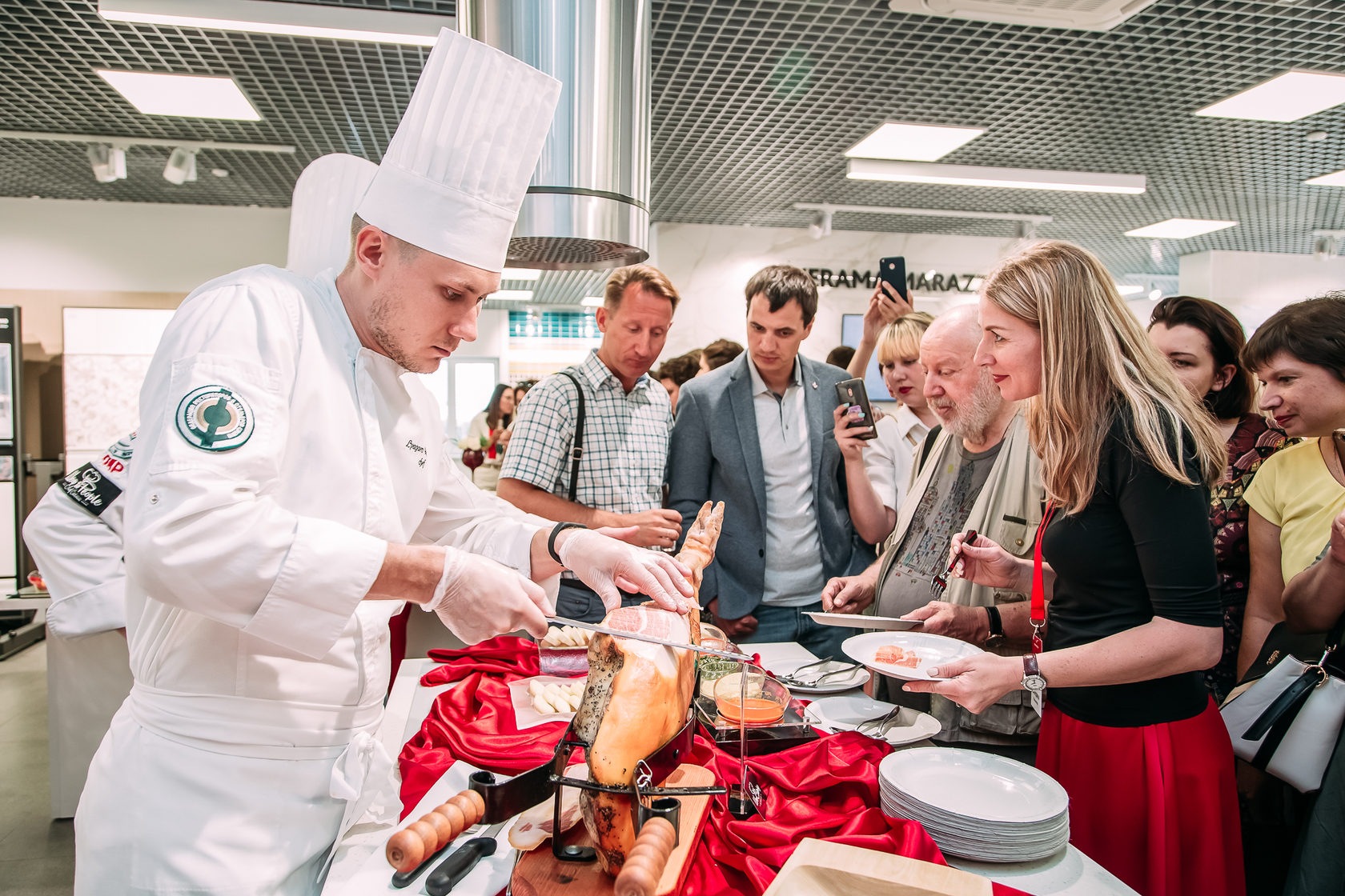 Chef новосибирск. Новосибирск гастрономический фестиваль. Гастроинкубатор Новосибирск. Гастрономический фестиваль в Сибири есть.