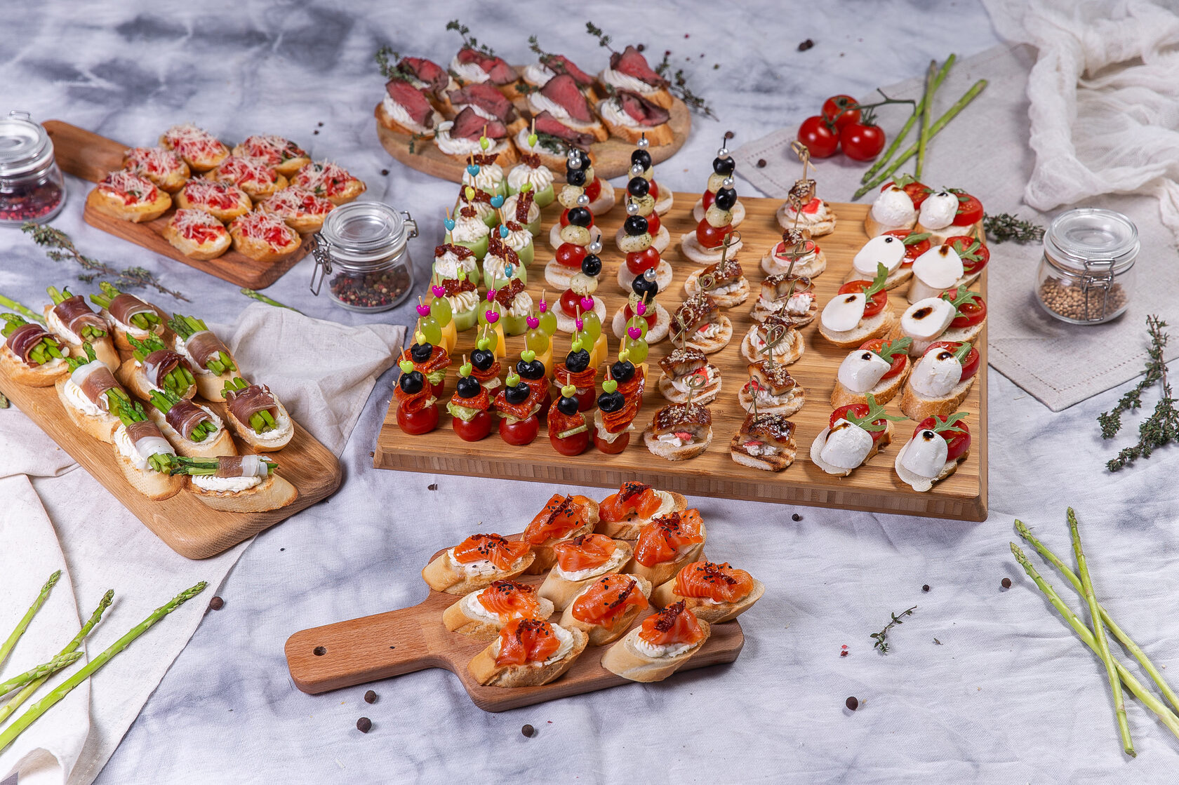 Заказать доставку фуршета от Chefs Catering.