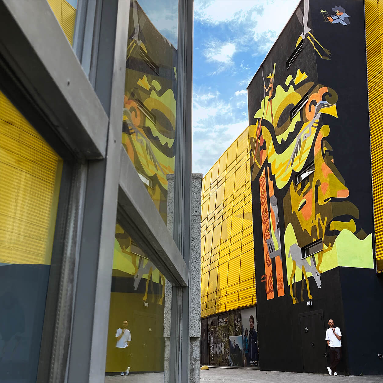 Росписи в Екатеринбурге на фестивале Стенографиия. Муралы авторства Алексея Бархана.