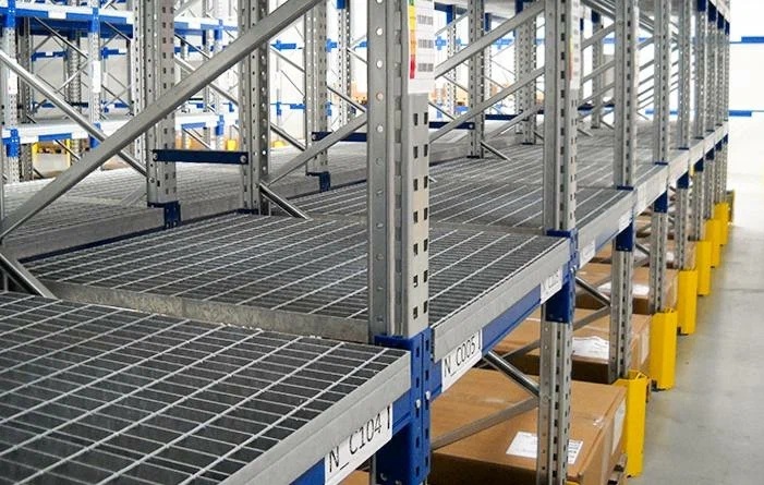 Изготовление стеллажей из решетчатого настила