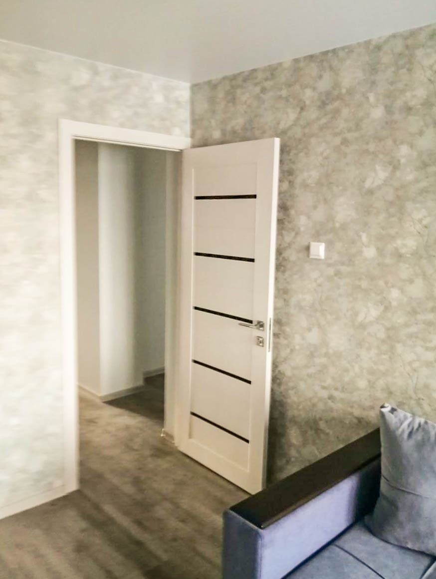 Искусственный камень из гипса. Лак для декоративного камня. Барнаул отделочные. Отделка квартир барнаул. Ремонт квартир в барнауле.