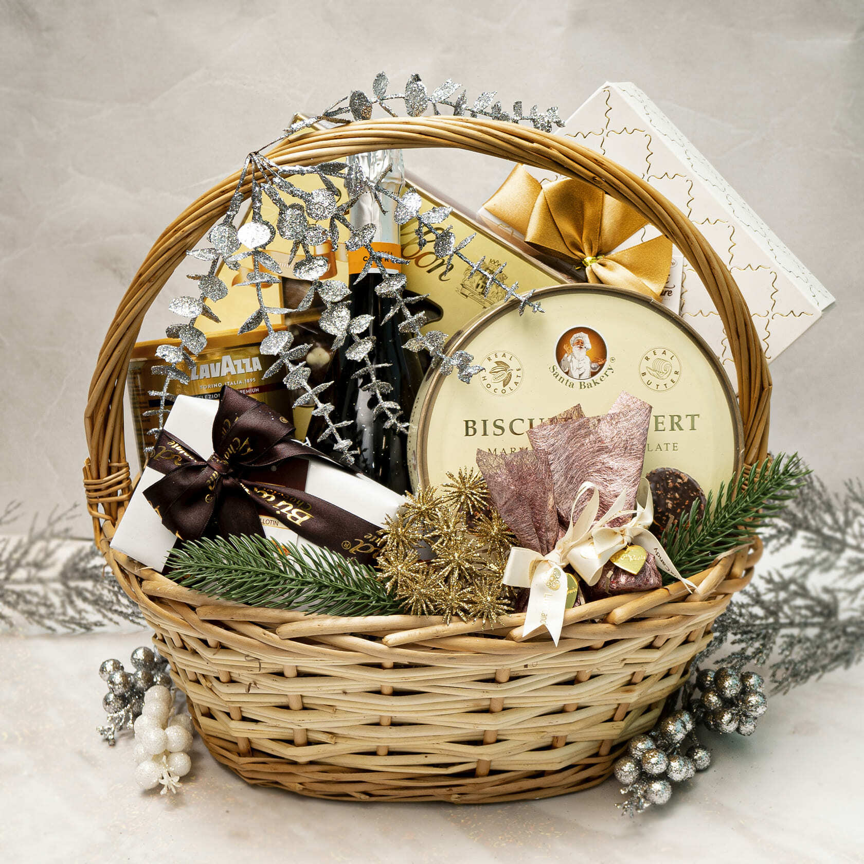 Подарочные наборы на 8 марта для женщин купить в интернет магазине.