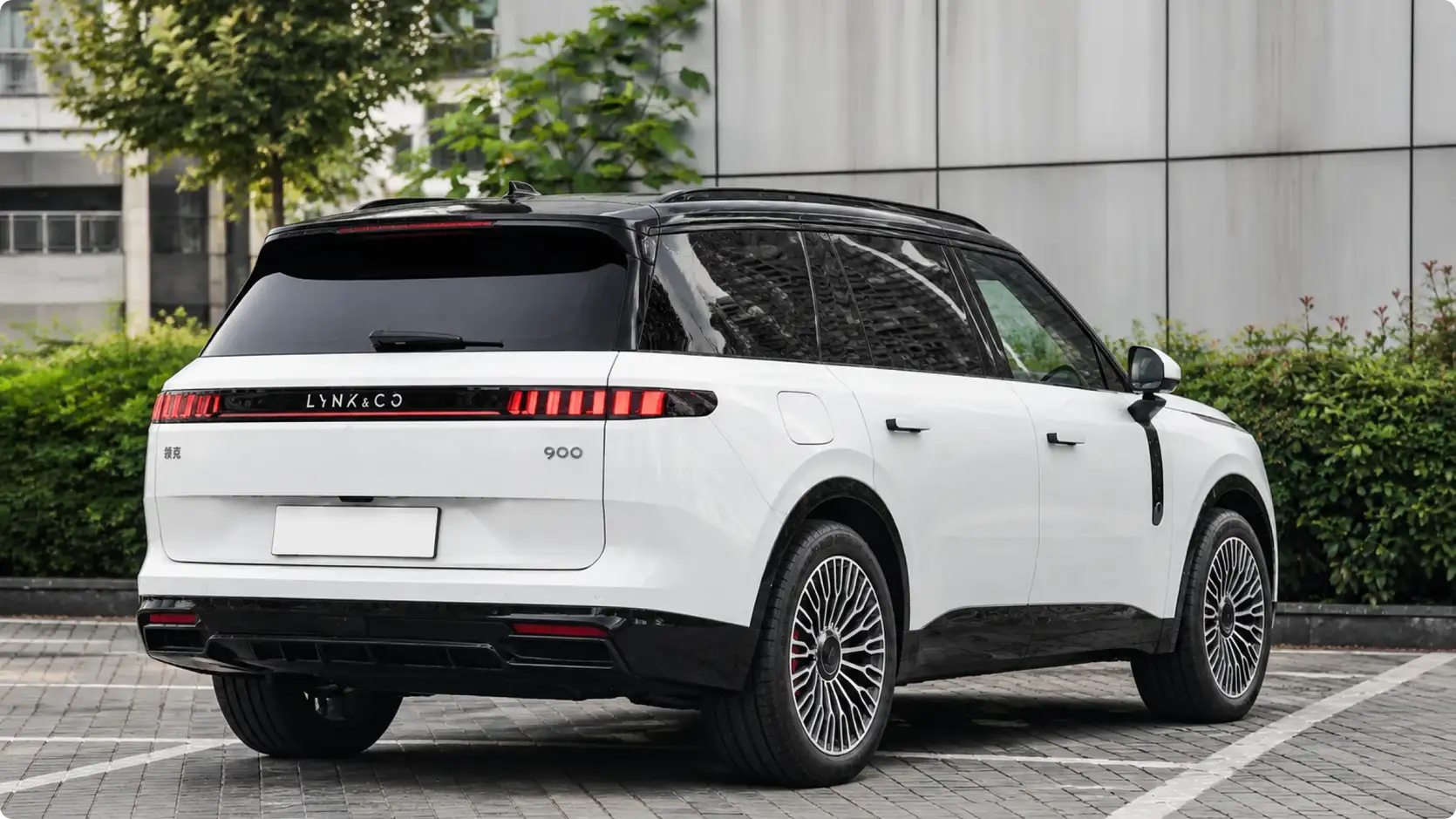 Lynk & Co 900 1.5T Halo — базовая комплектация гибридного кроссовера