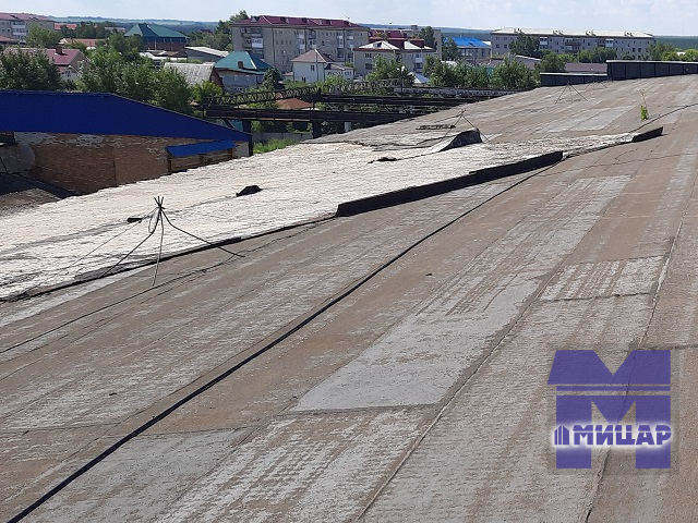 Отрыв гидроизоляционного слоя кровли от основания