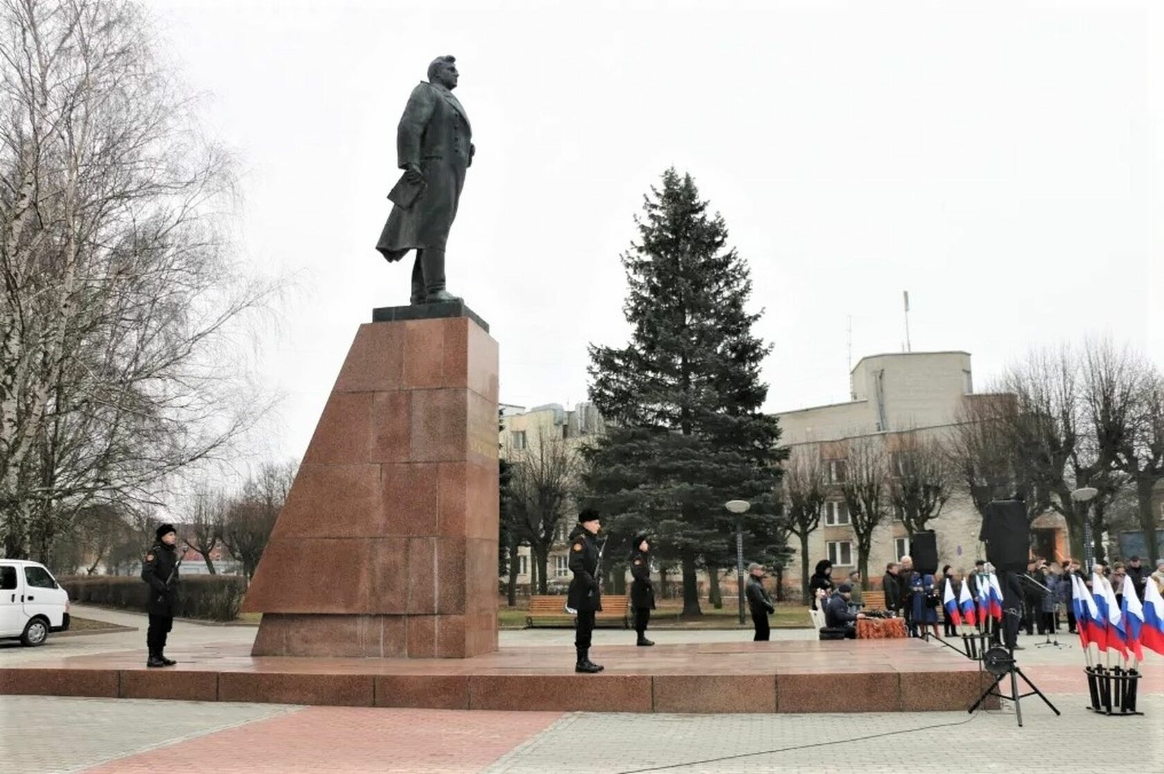 площадь черняховского