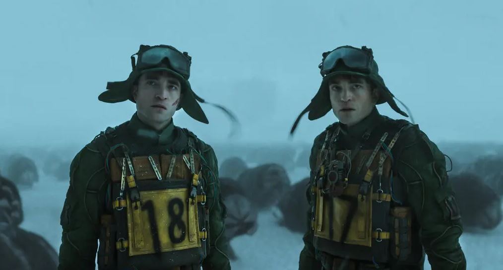 Кадр из фильма «Микки 17» 2025