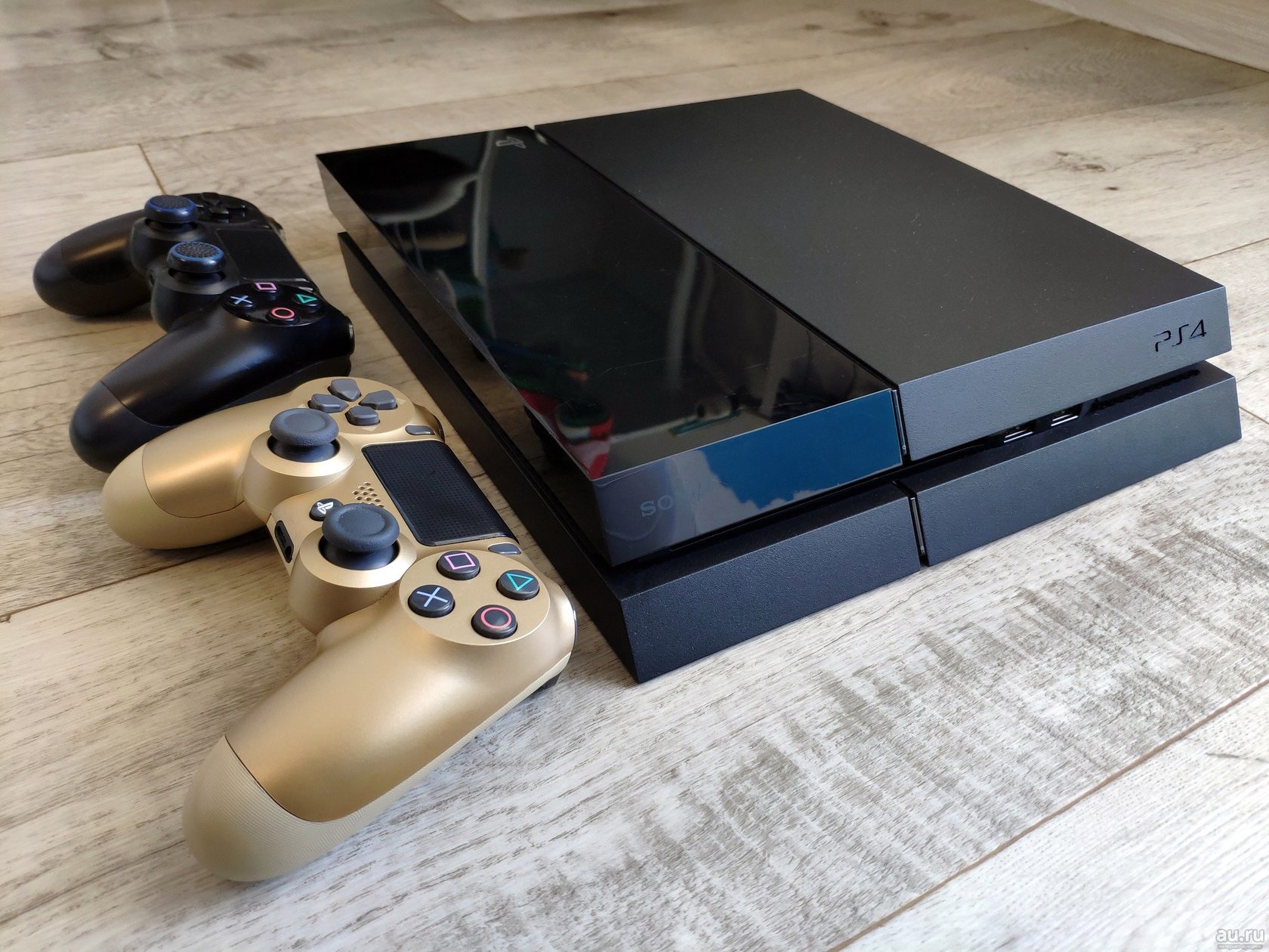 Плейстейшен 4 бу. CFI-1008a Sony PLAYSTATION 5. Сони плейстейшен 4 фото. Sony ps4 Pro фото. Ps4 глянцевая.