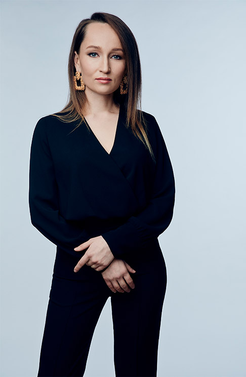 Uyda jinsiy aloqada kelin va qaynota yolgiz