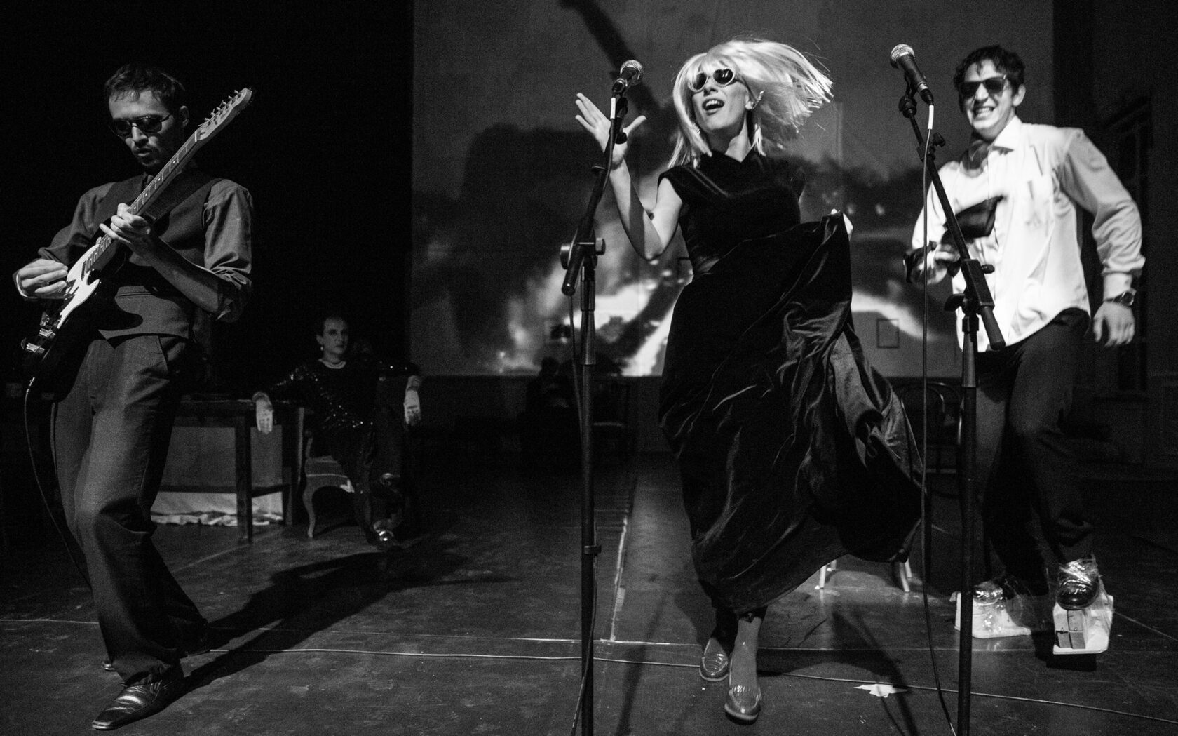 андрей жолдак спектакль бдт. нана александринский театр жолдак. жолдак дримс. жолдак ромео. похитители чувств.