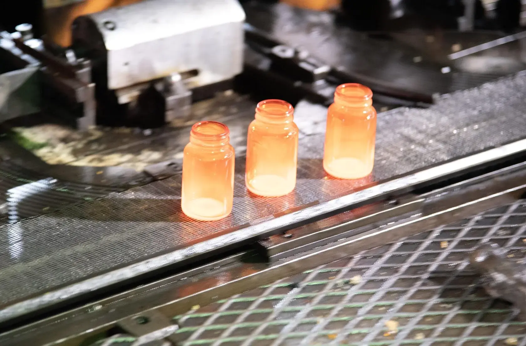 Производство стеклянных банок VitaGlass