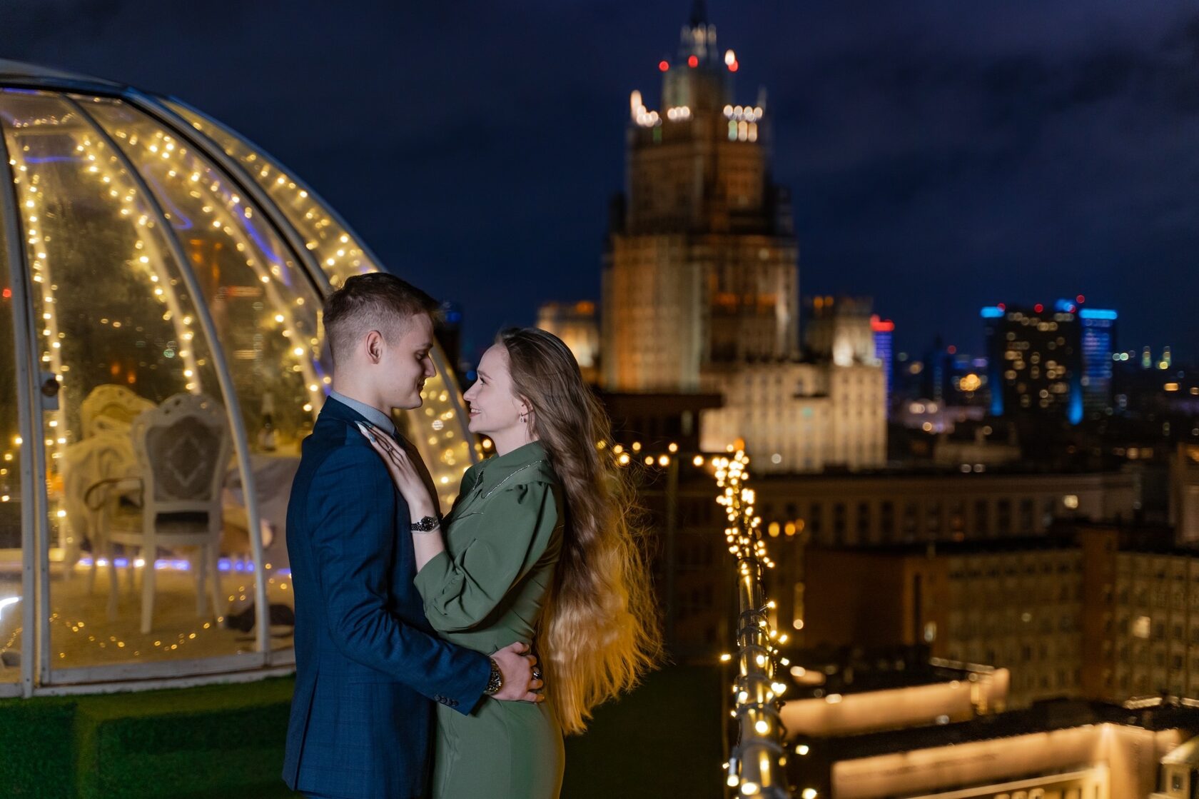 Романтическое свидание на крыше с фотосессией в Москве, романтический ужин  на крыше, организация предложения руки и сердца на крыше. Фотосессия на  крыше в подарок!