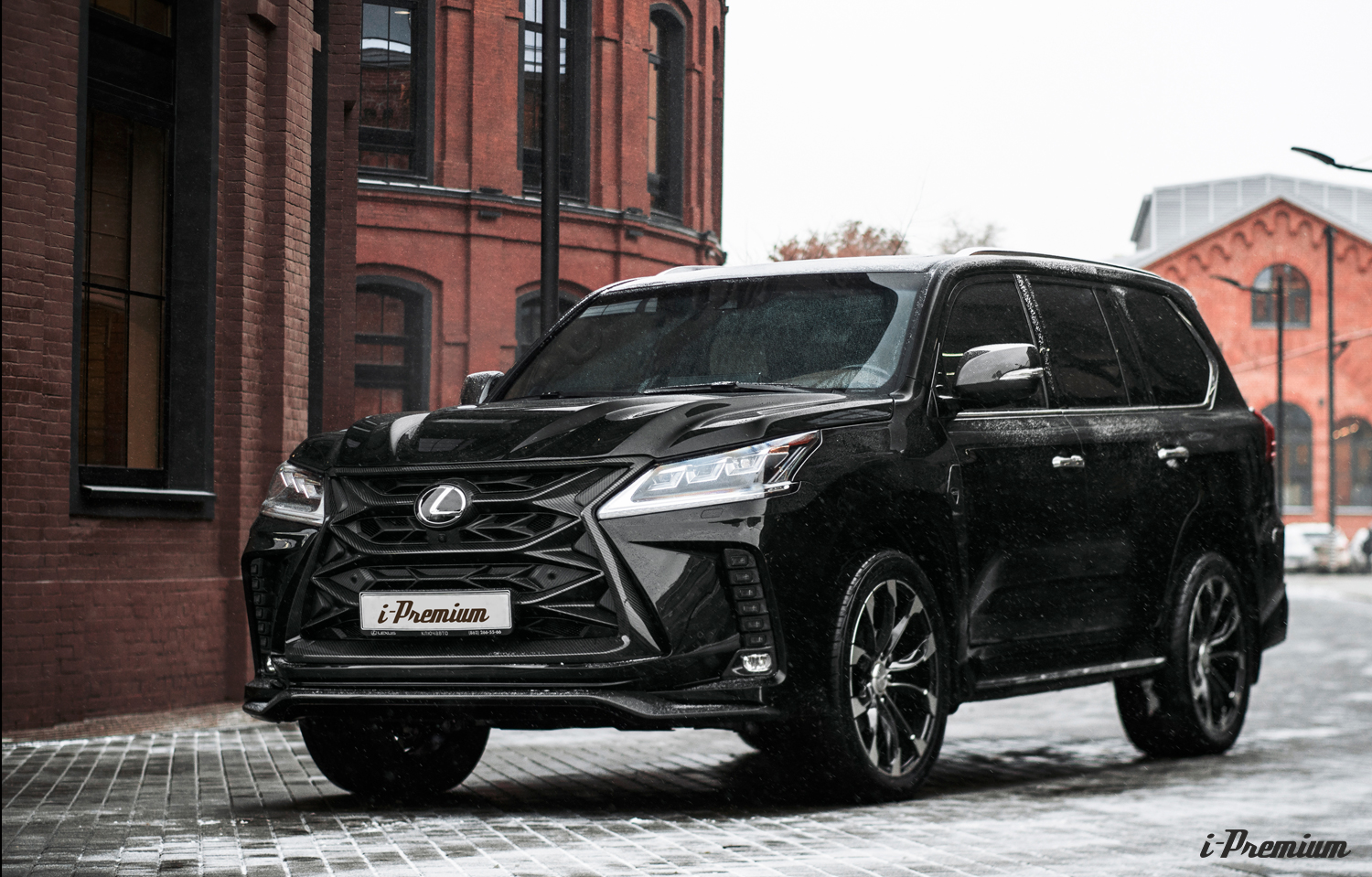 Аэродинамический обвес Khann на Lexus LX 570 MTR черный кузов, установка  обвеса Хан на Лексус ЛХ 570 в тюнинг ателье