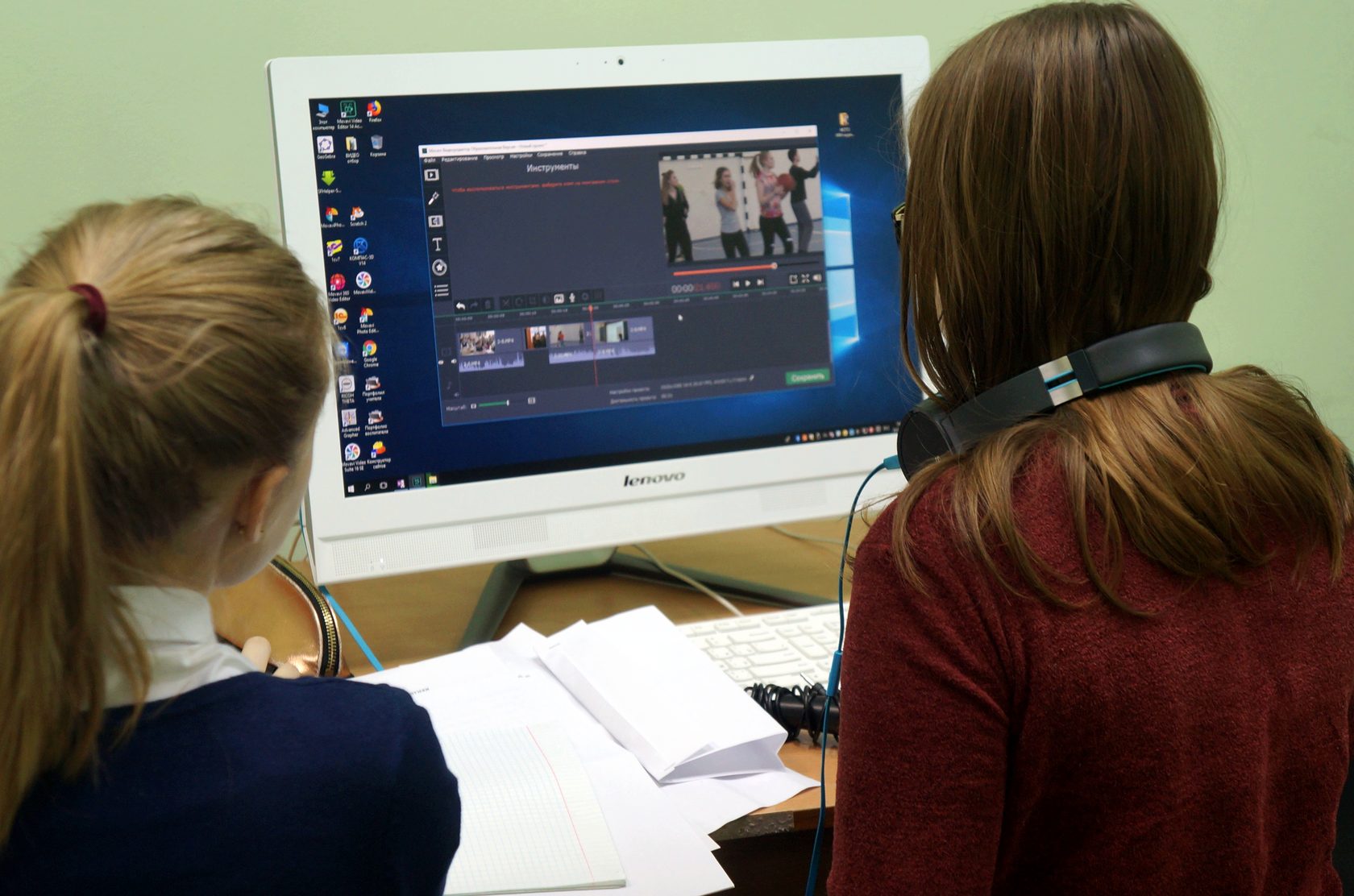 Video schools. Видеомонтаж в школе. Видеомонтаж для детей. Курсы видеомонтажа. Обучающие видеоролики.