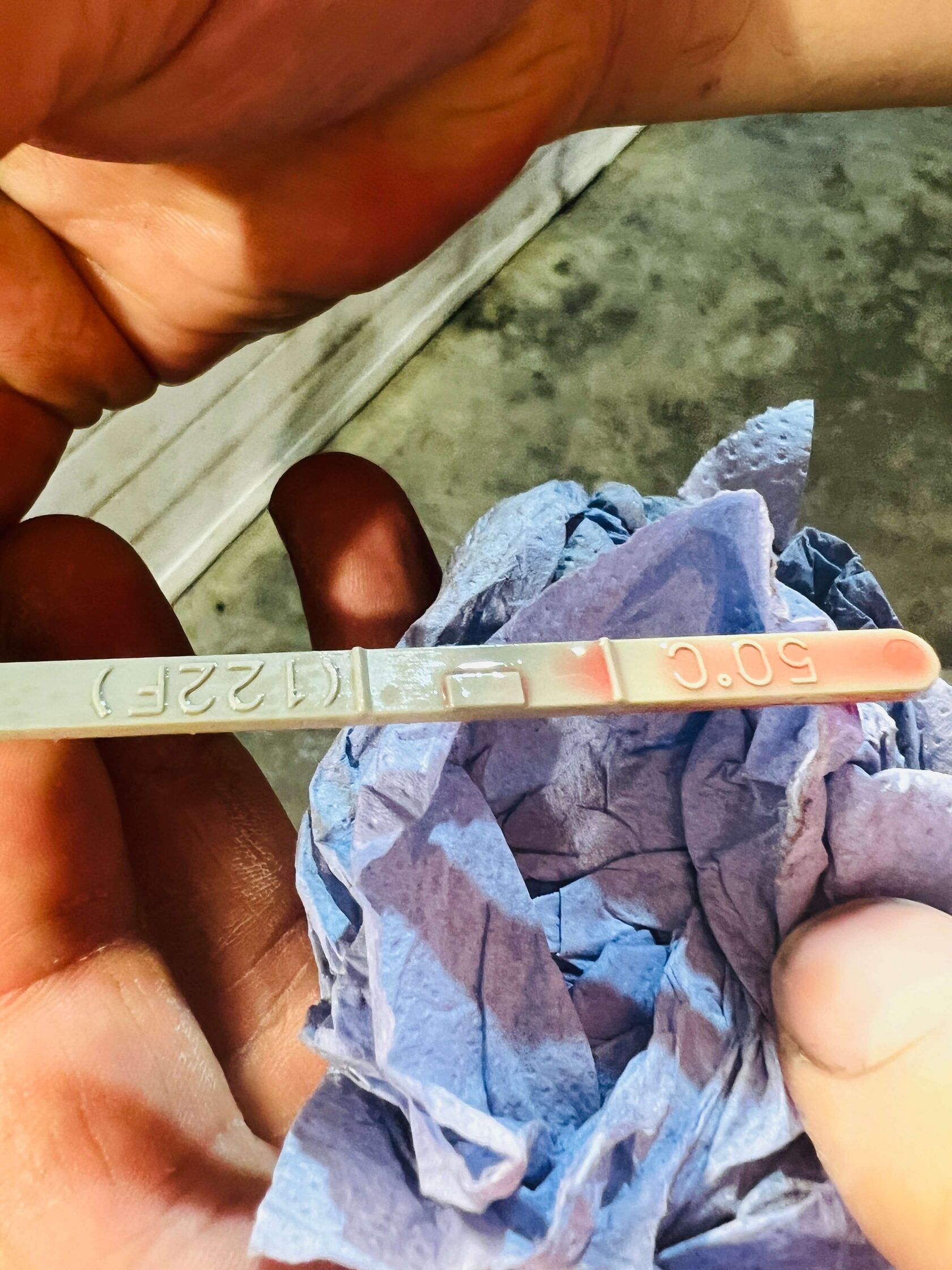 Проверка уровня масла по щупу