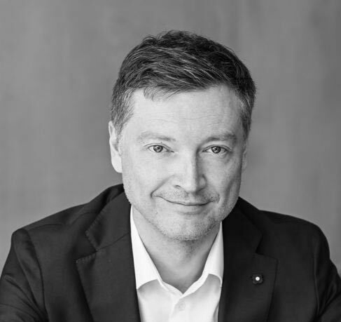 Александр Старостин