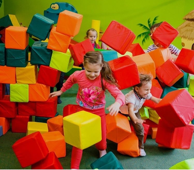 спектакль про федота стрельца удалого молодца. поролоновое шоу для детей зелень. волшебник изумрудного города театр сац. спектакли для детей сочи. спектакли для детей сочи.