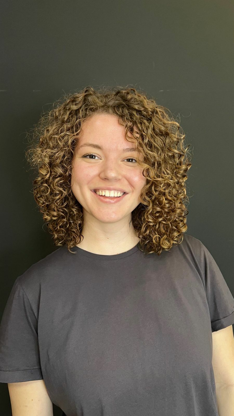 Студия завивки на бакунинской. Химия афро кудри до и после. Студия завивки волос лето курск на 50. Химзавивка москва. Студия завивки.