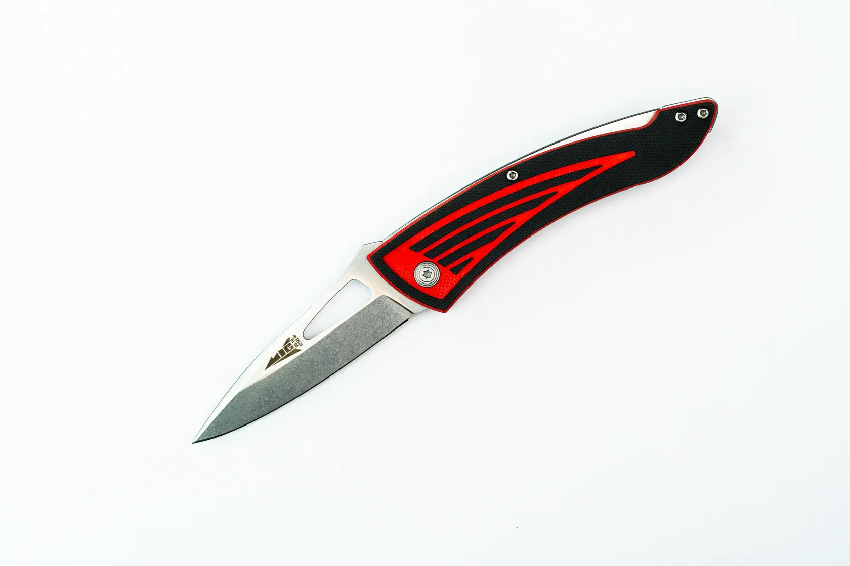 Kizlyar Supreme MiG open on a white background, presentation side
