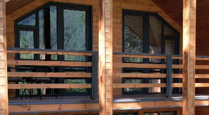 Вид из окна на горы