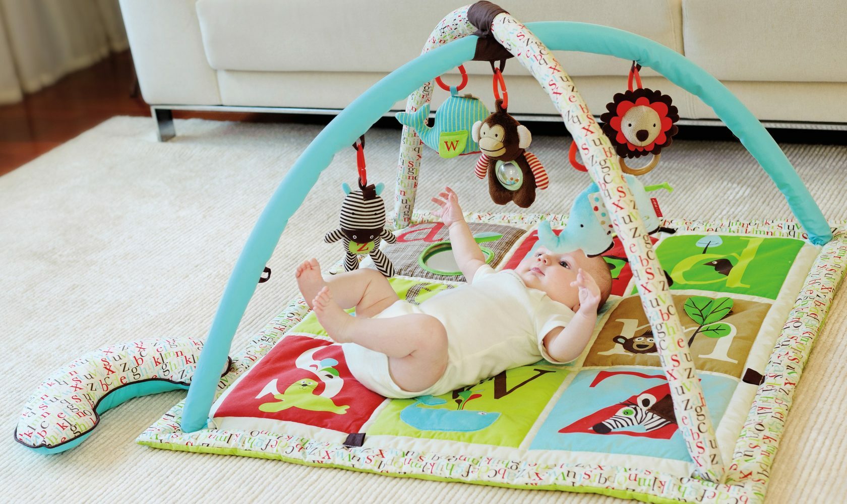На что обратить внимание при выборе развивающего коврика для ребенка