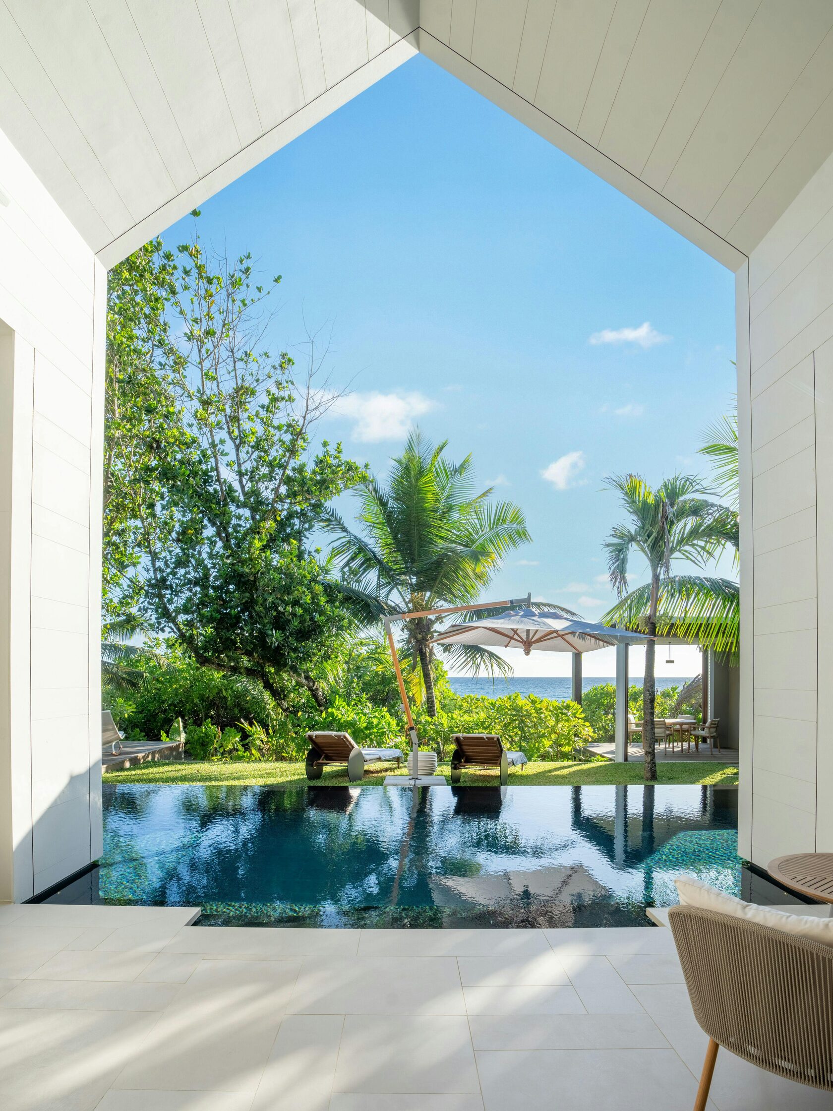 Частный бассейн виллы Cheval Blanc Seychelles