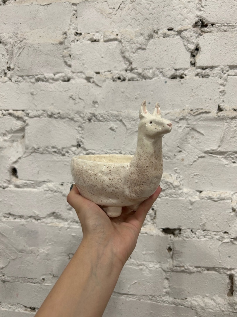 wheel throwing Toronto ceramic vase for beginners