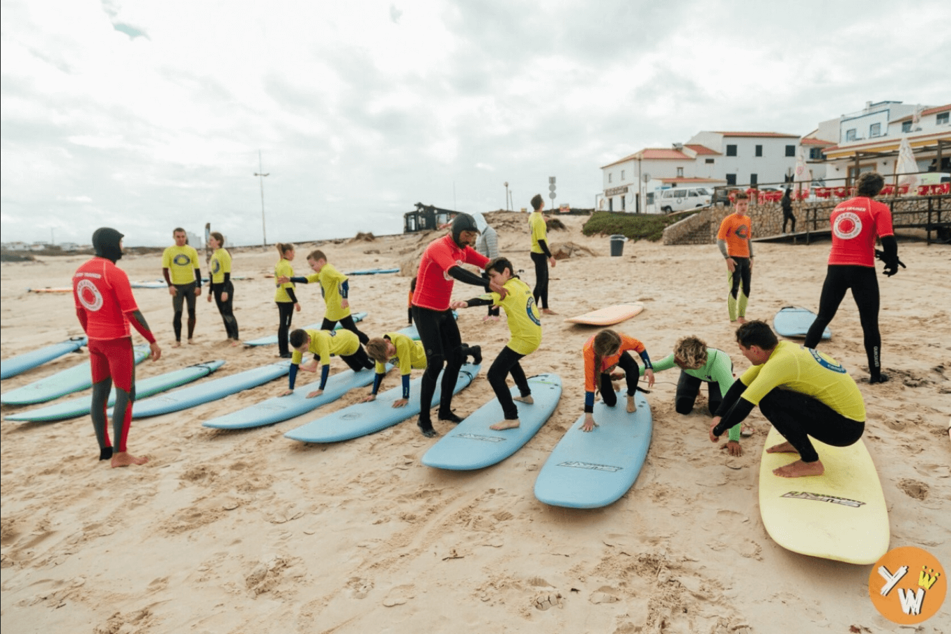 школа серфинга для детей в Португалии