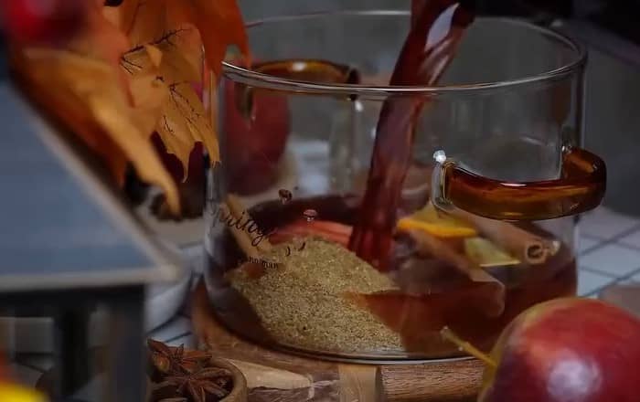 Приготовление глинтвейна с яблоками и апельсинами: шаг 3