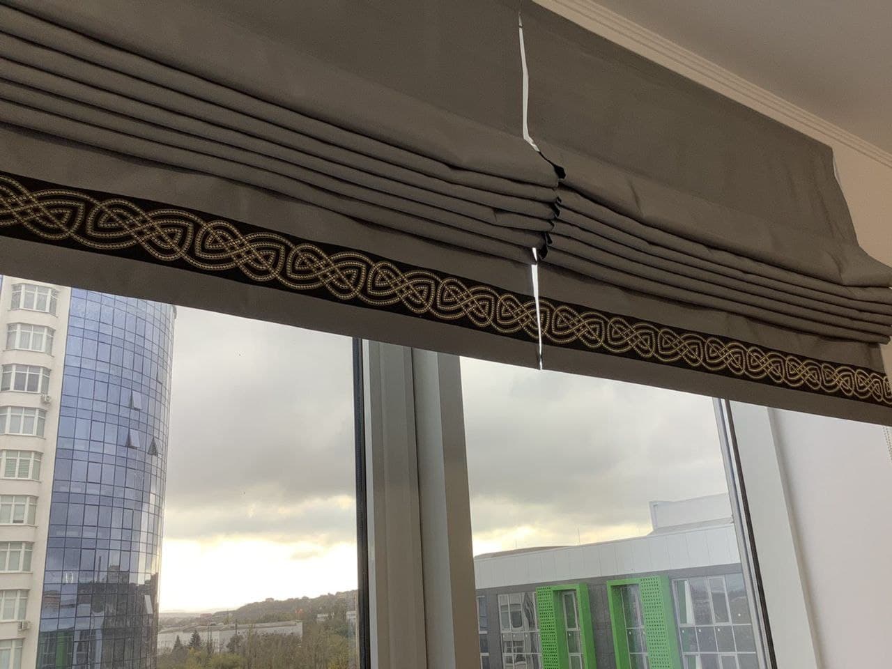 Пример римской шторы в интерьере