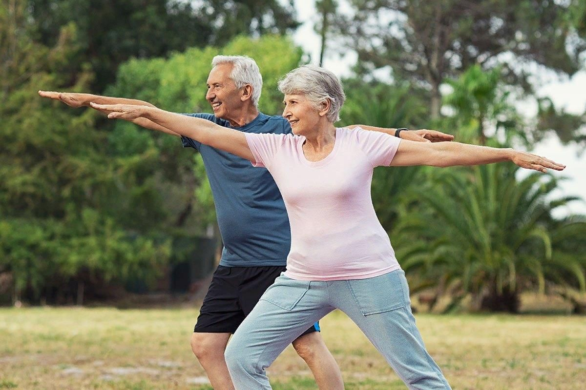 Долголетие. Физическая активность пожилых. Спортивные пожилые люди. Здоровые пожилые люди. Активная жизнь пожилых людей.
