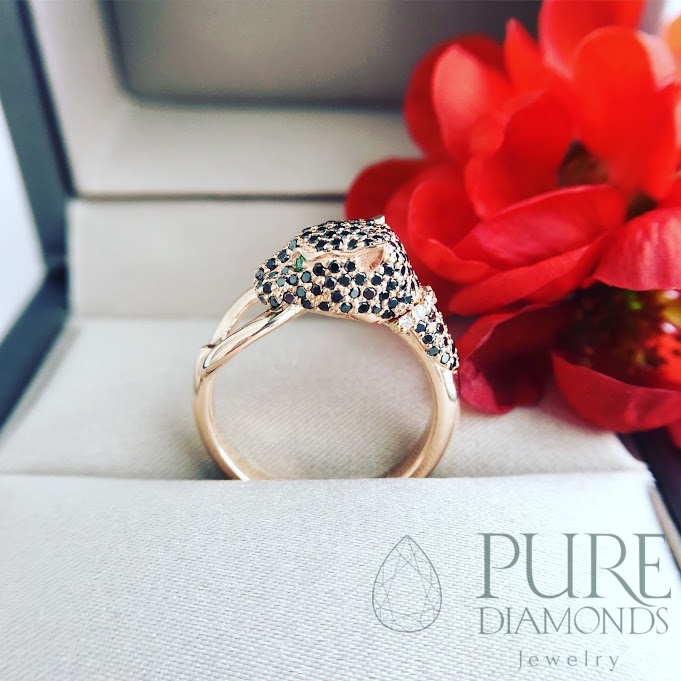 Купить кольцо в виде пантеры с черными бриллиантами в Москве