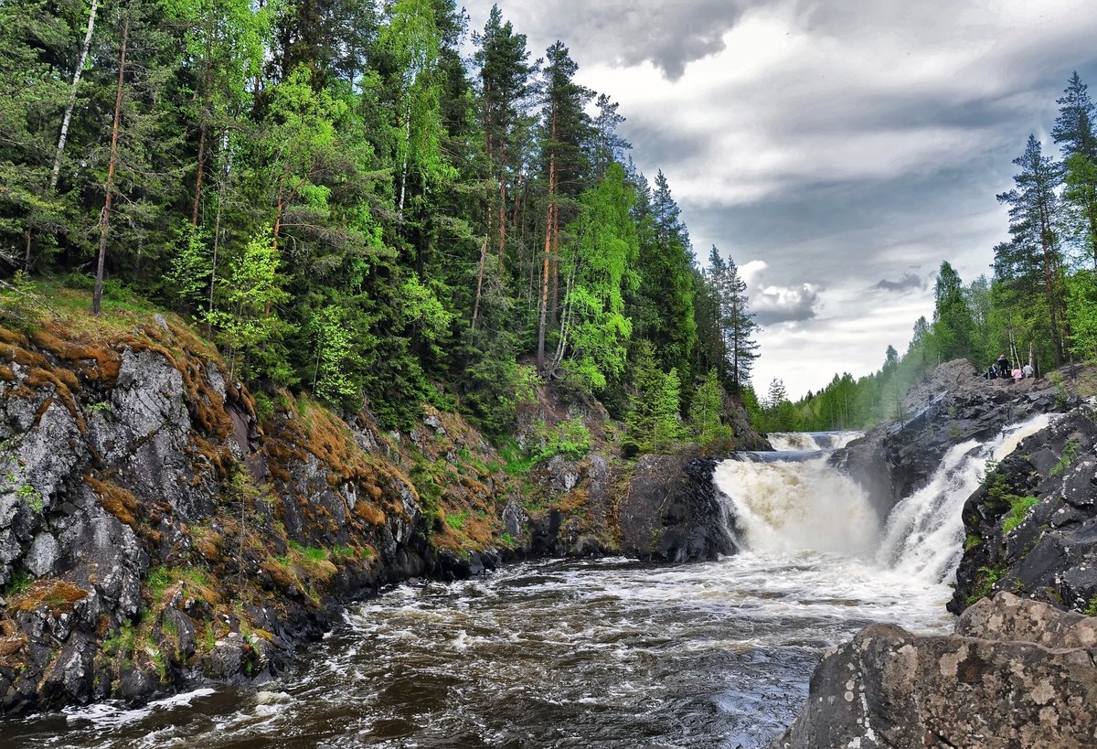 Водопады карелии на машине