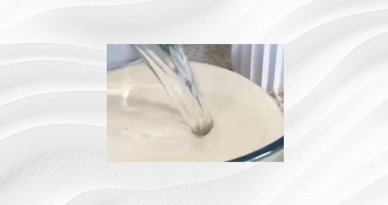 Приготовление блинов на молоке и кипятке «3 стакана»: шаг 3