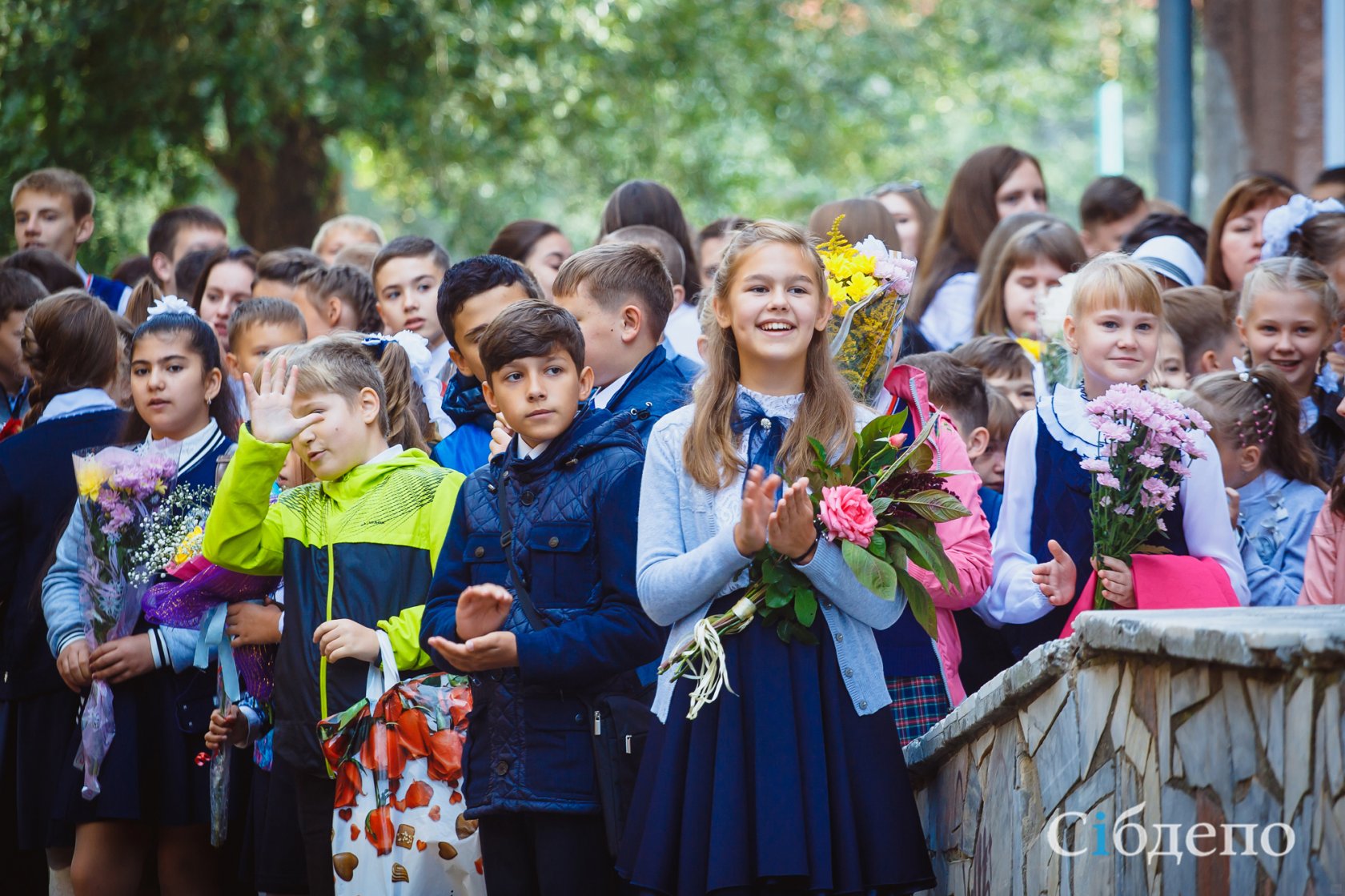 661 школа приморского. Учителя 661 школы. Школа 661 ученики. Школа Сибдепо. 1 Сентября каждому школьнику в Кемеровской области.