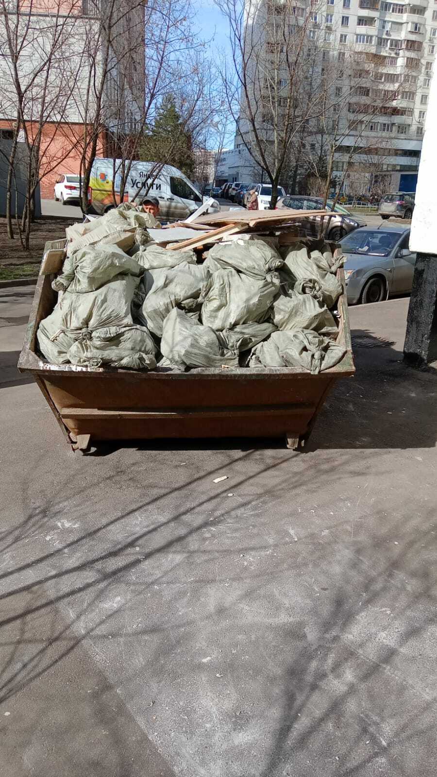 Вывоз мусора в мешках в Москве