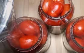 Приготовление сладких маринованных помидоров на зиму: шаг 4