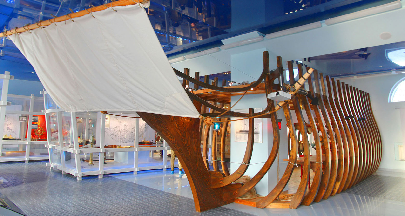 Excursion exhibition. Квадратный колизей в риме. Аудиогид музей москва. Выставочный зал тушино. Музей пушкинский пушкинский музей москва.