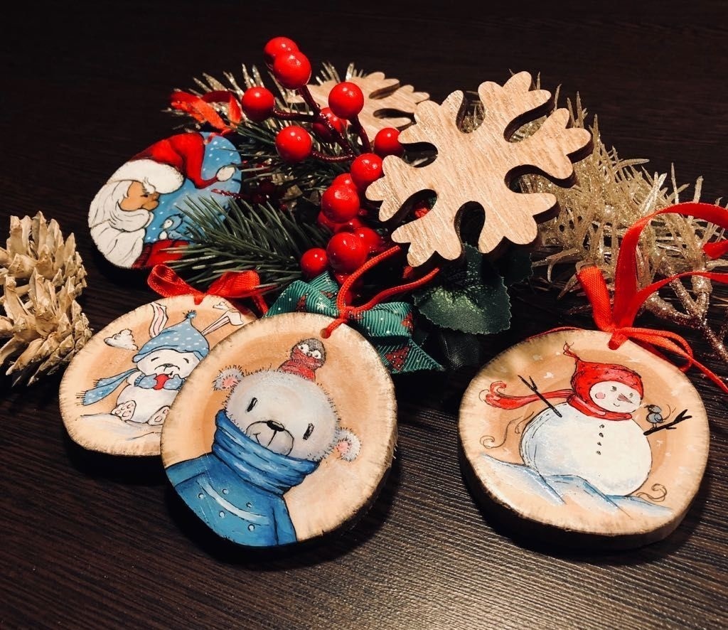 Елочные игрушки из спилов