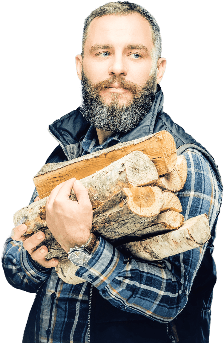 Мужчина с охапкой дров