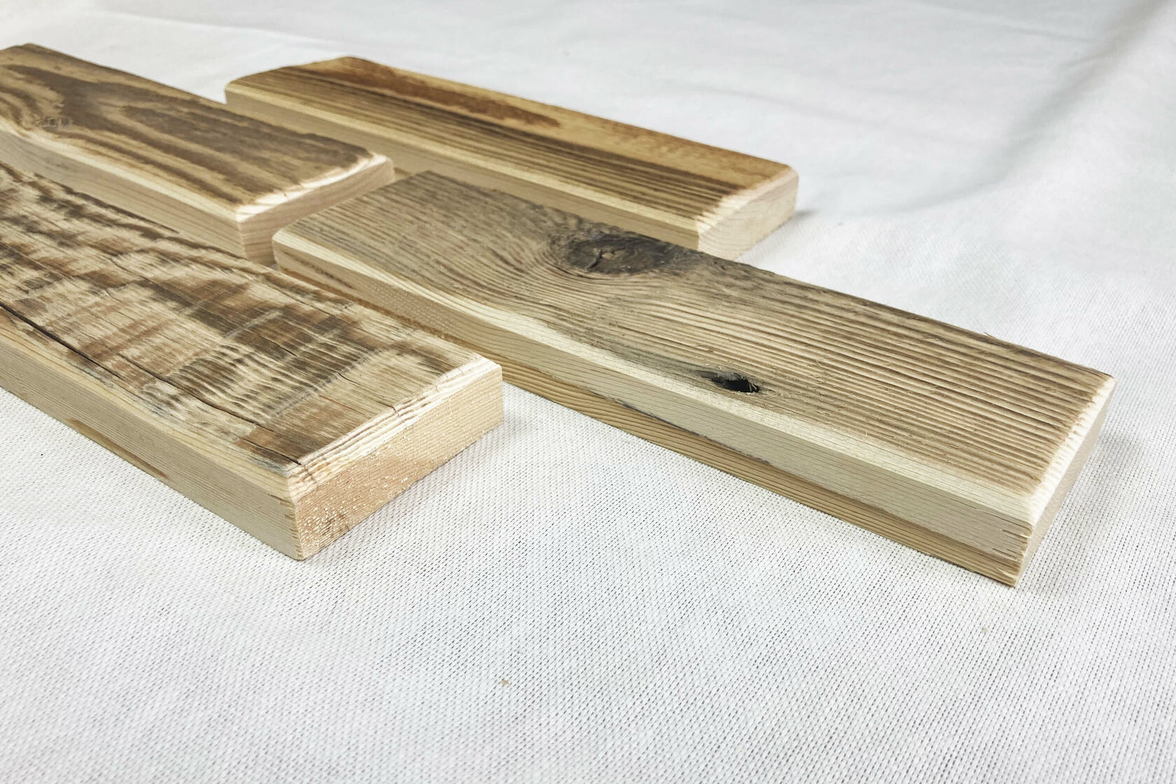 Wood Wooden разница